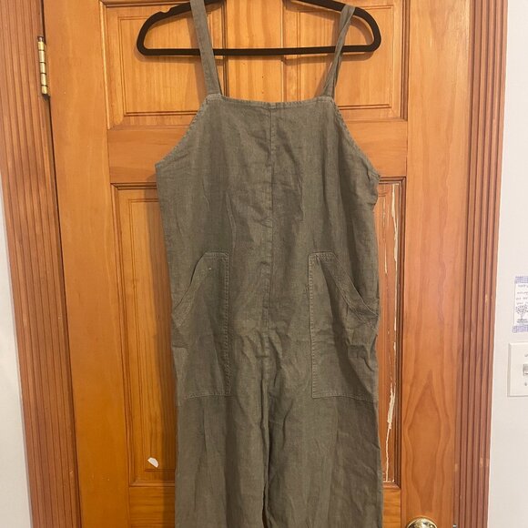 Universal Thread Green Jumpsuit - Picture 2 of 3